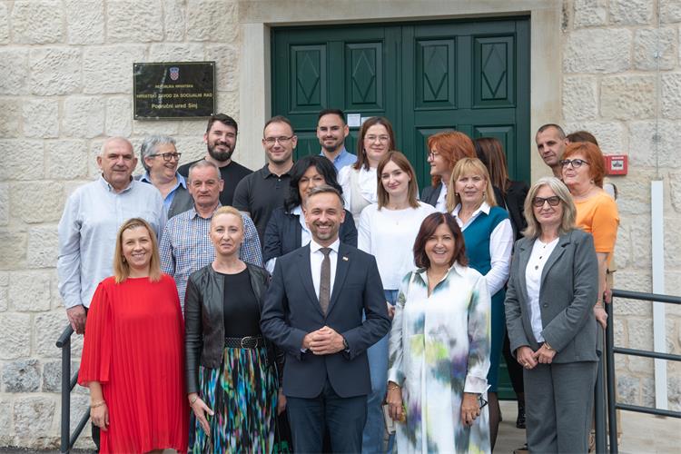 Slika /slike/2024/HZSR Sinj i Imotski/PU HZSR Sinj ministar Marin Piletić.jpg